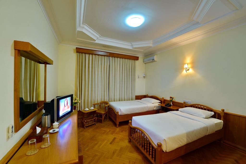 Win Unity Hotel Pyin Oo Lwin Exterior foto